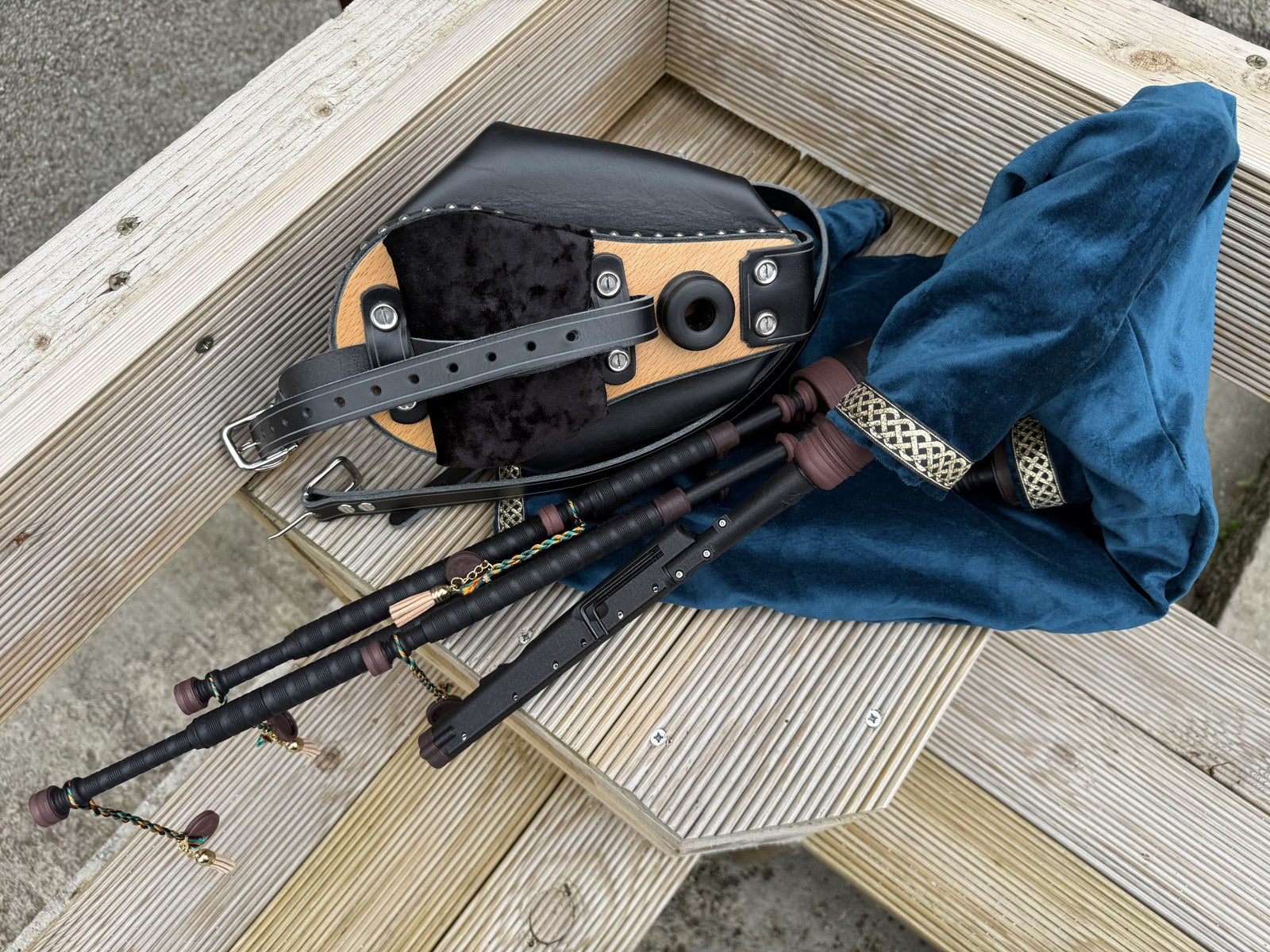 A complete Lindsay System smallpipe set.